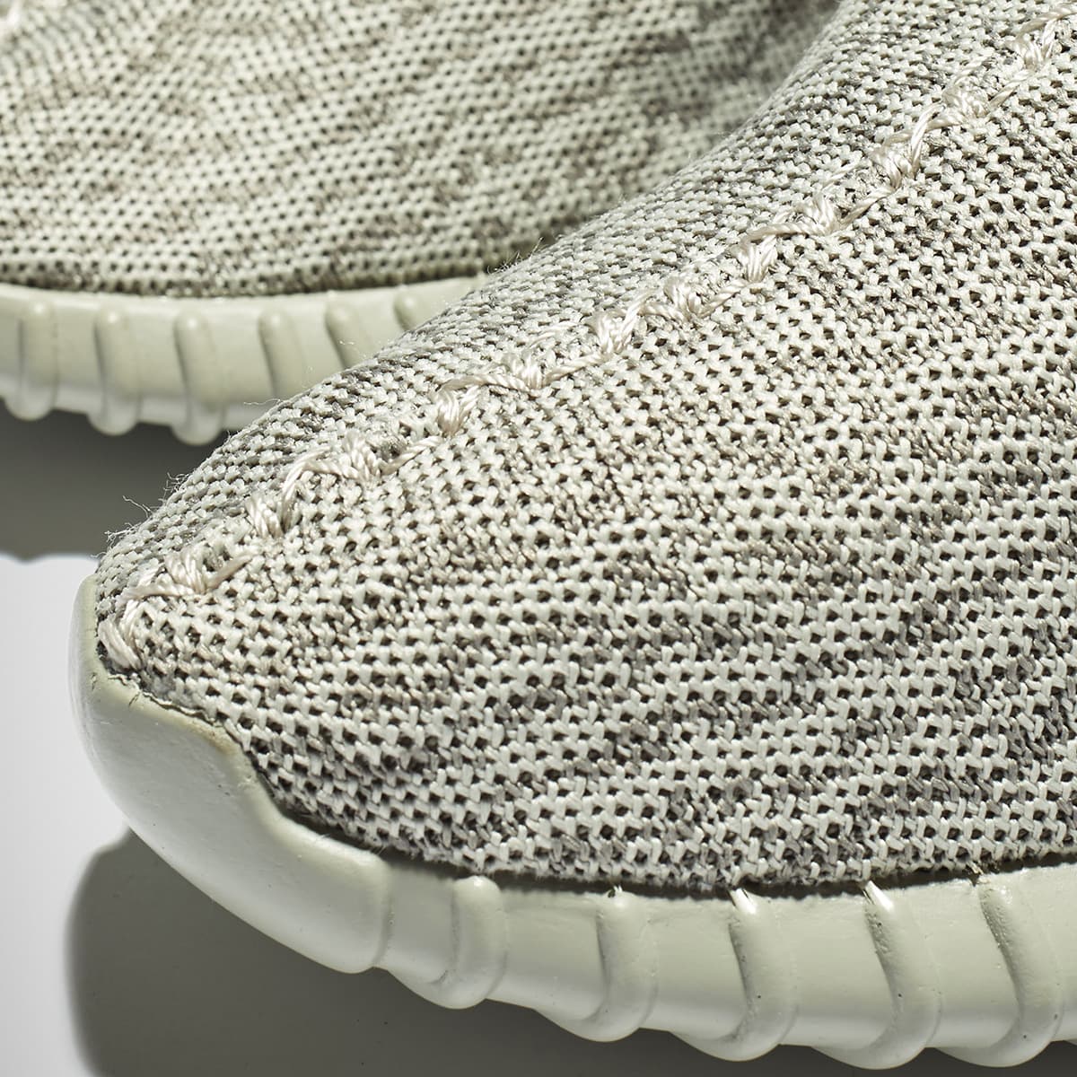 이지 부스트 350 블랙/문락 재발매 예약 시작 (adidas Yeezy Boost 350 Black Moonrock release) 3