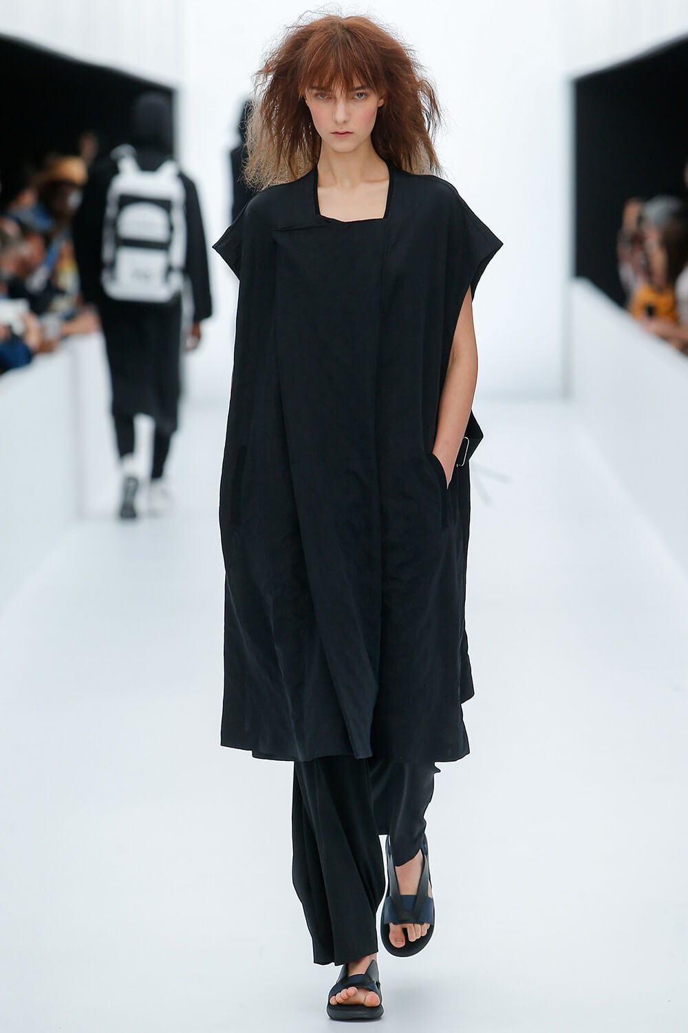 Y-3 SS17 컬렉션 런어웨이 (Y-3 SS17 Runaway) 32