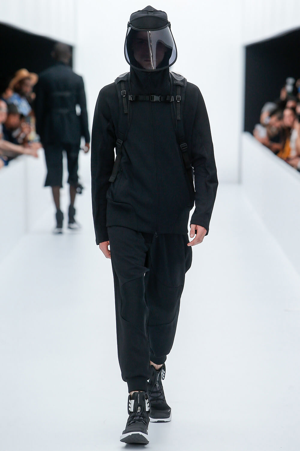 Y-3 SS17 컬렉션 런어웨이 (Y-3 SS17 Runaway) 4