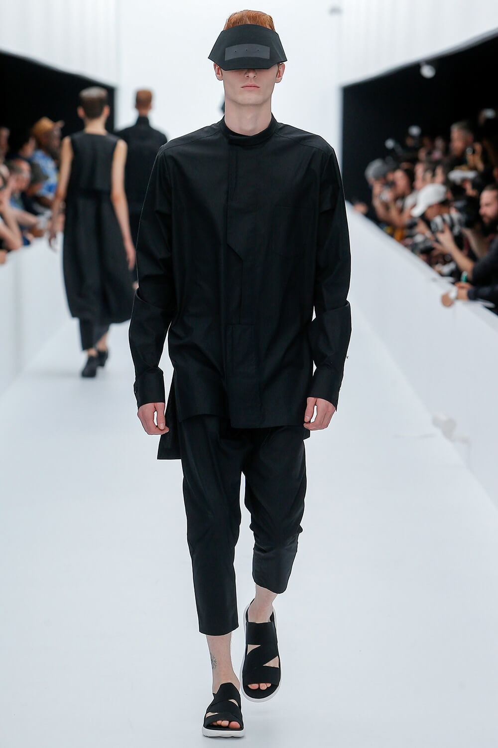 Y-3 SS17 컬렉션 런어웨이 (Y-3 SS17 Runaway) 9