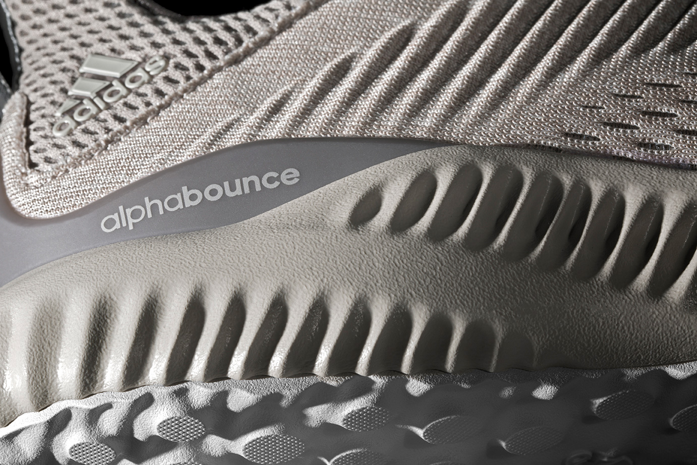 alphabounce-with-engineered-mesh_31