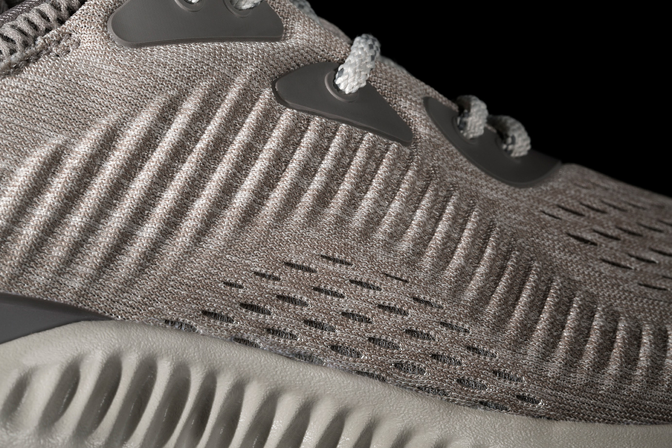 alphabounce-with-engineered-mesh_32