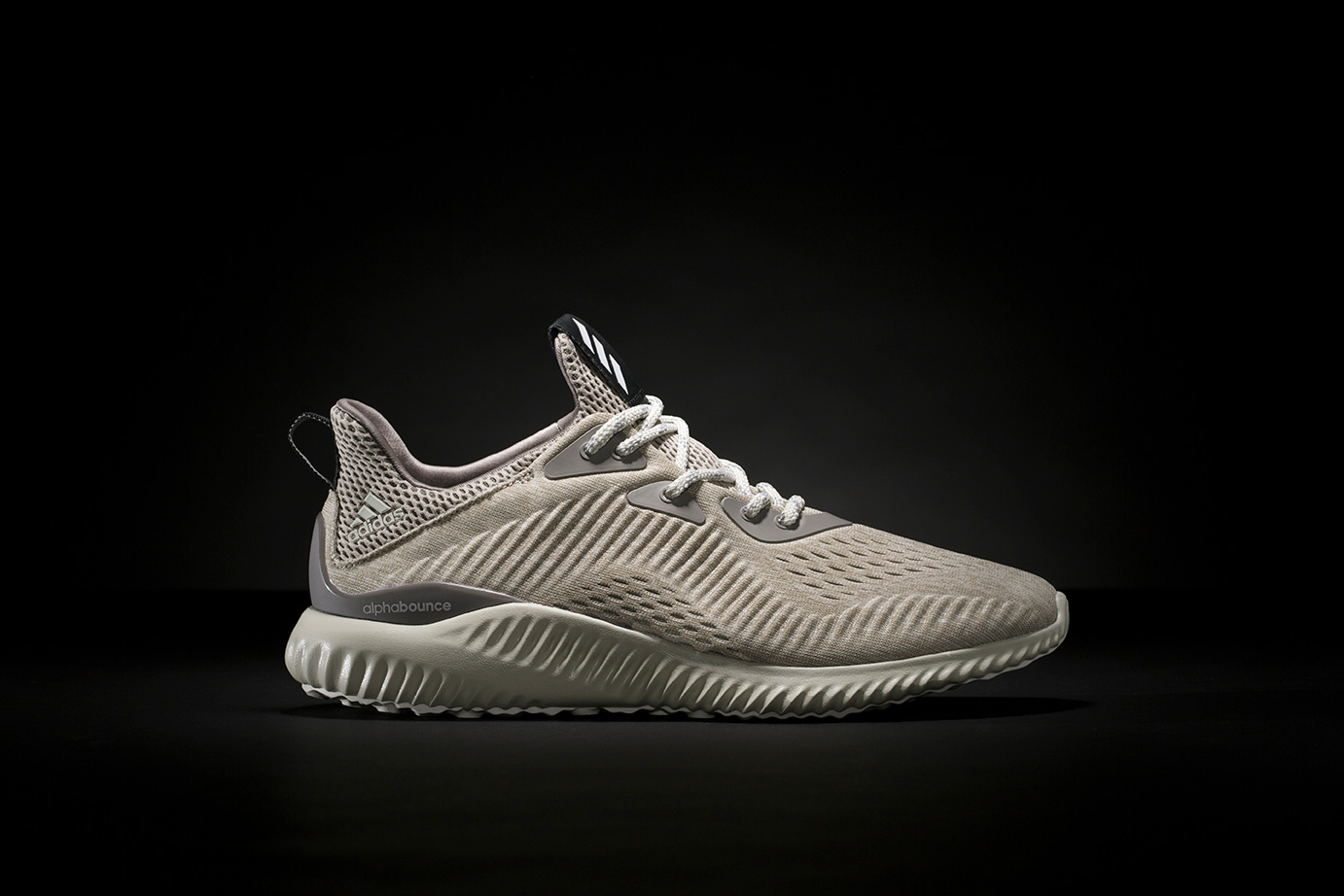 alphabounce-with-engineered-mesh_41
