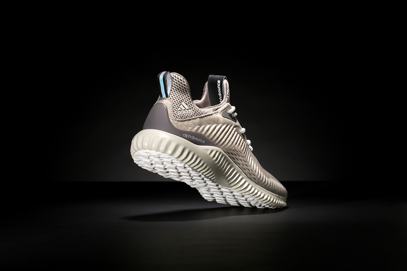 alphabounce-with-engineered-mesh_42