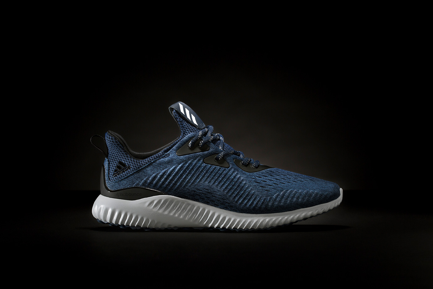 alphabounce-with-engineered-mesh_51