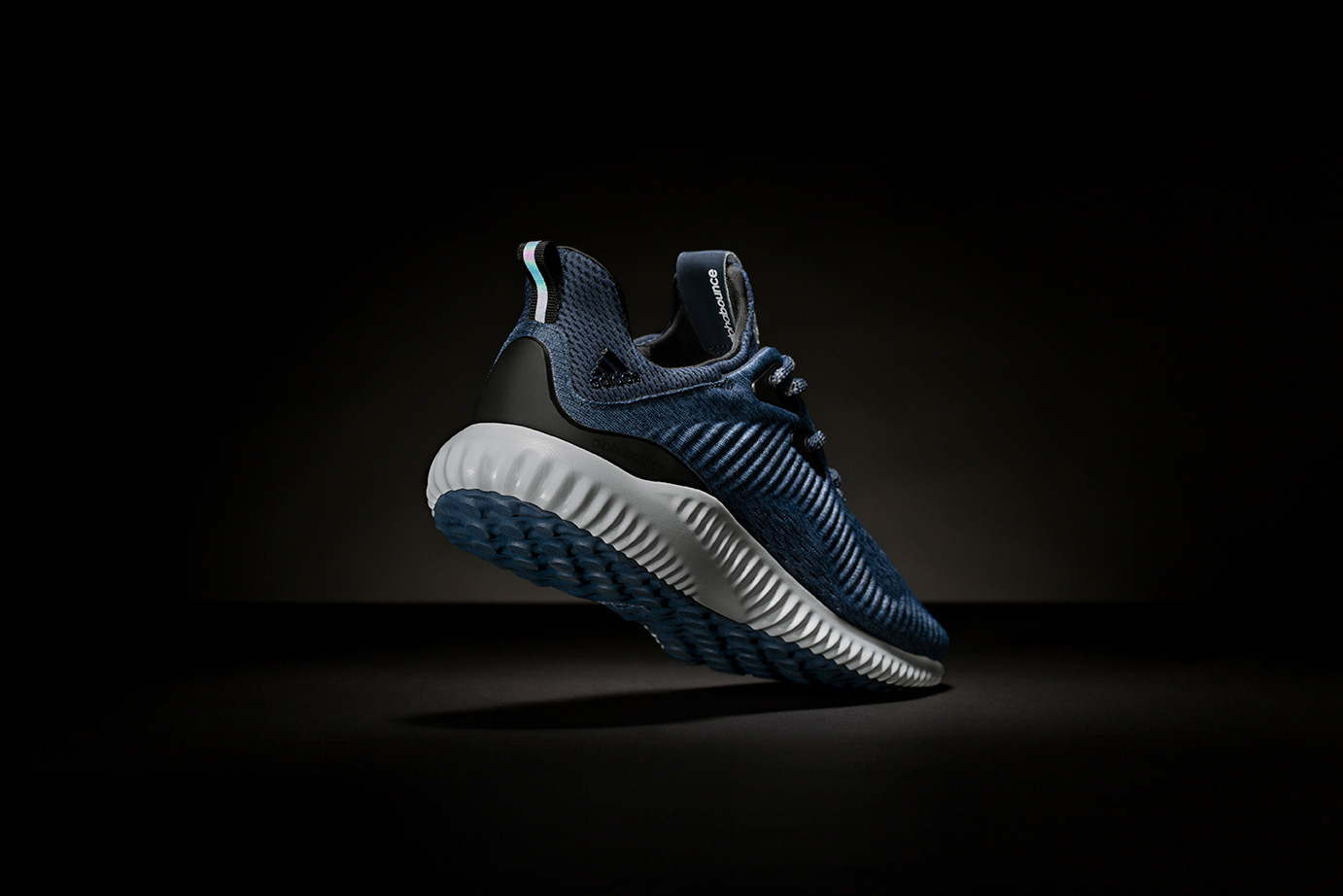 alphabounce-with-engineered-mesh_52