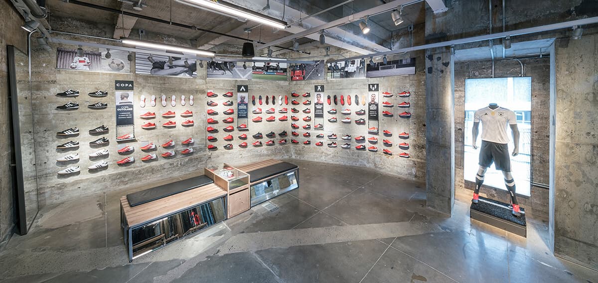 세계에서 제일 큰 아디다스 뉴욕 플래그십 스토어 오픈(adidas NYC Flagship Store) 11 세계에서 제일 큰 아디다스 뉴욕 플래그십 스토어 오픈(adidas NYC Flagship Store) 10