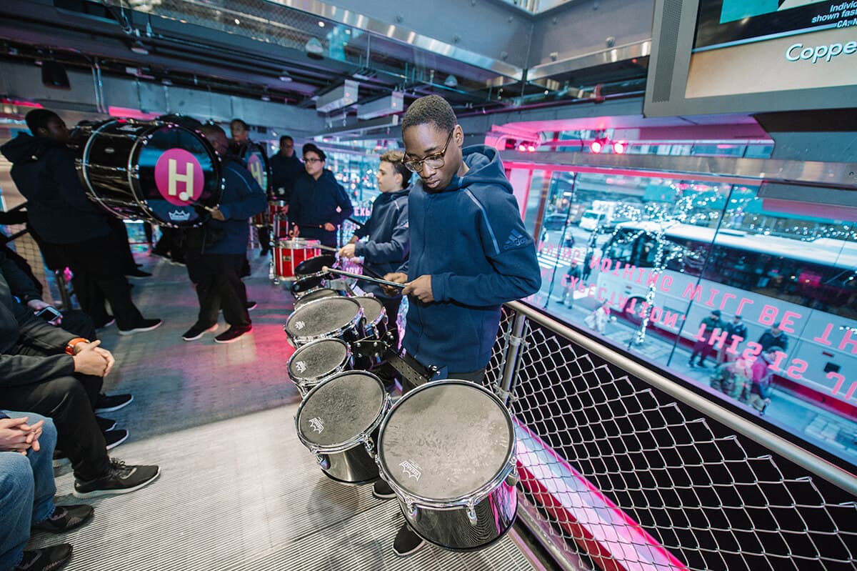 세계에서 제일 큰 아디다스 뉴욕 플래그십 스토어 오픈(adidas NYC Flagship Store) 21 세계에서 제일 큰 아디다스 뉴욕 플래그십 스토어 오픈(adidas NYC Flagship Store) 20