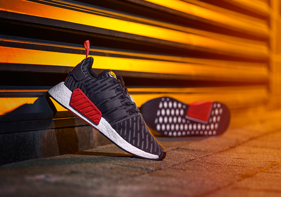 아디다스 오리지널스 NMD R2 풋락커 독점 모델 (adidas Originals NMD R2 footlocker exclusive) 5 아디다스 오리지널스 NMD R2 풋락커 독점 모델 (adidas Originals NMD R2 footlocker exclusive) 5