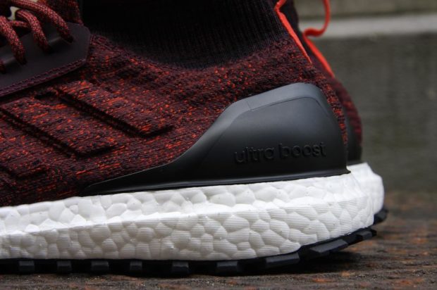 아디다스 울트라 부스트 미드 ATR 블랙/레드 (adidas Ultra Boost Mid ATR Black/Red First Look) 4