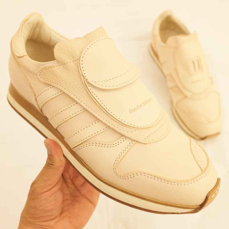 헨더 스킴이 오마주한 아디다스 오리지널스 마이크로페이서 (Luxe adidas Originals Micropacer by Hender Scheme) 1