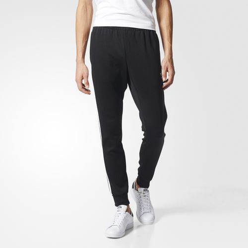 아디다스 부스트 스니커즈에 어울릴 찰떡궁합 트랙 팬츠 (The 8 Best adidas Track Pants To Wear With Boost) 3