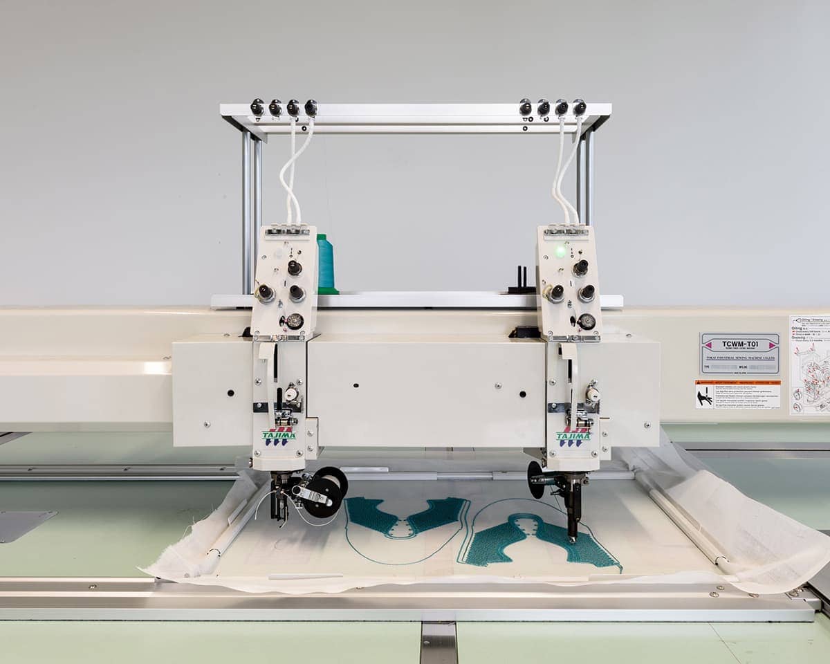 포토그래퍼 앨러스테어 필립 와이퍼가 기록한 아디다스 공장(adidas factory behind scenes by Alastair Philip Wiper) 18