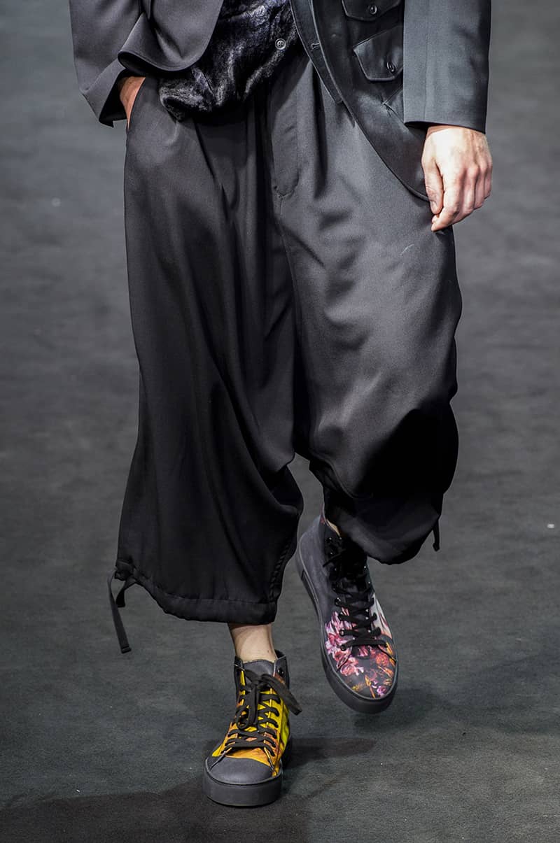 Yohji Yamamoto SS19 Menswear Fashion Show Detail Look-1