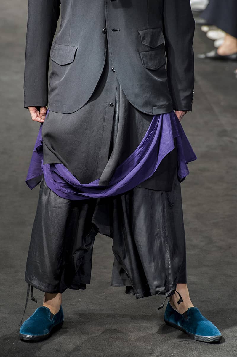 마스터 오브 쉐도우, 요지 야마모토 SS19 남성복 패션쇼 디테일 룩(Yohji Yamamoto SS19 Menswear Fashion Show Detail Look) 23