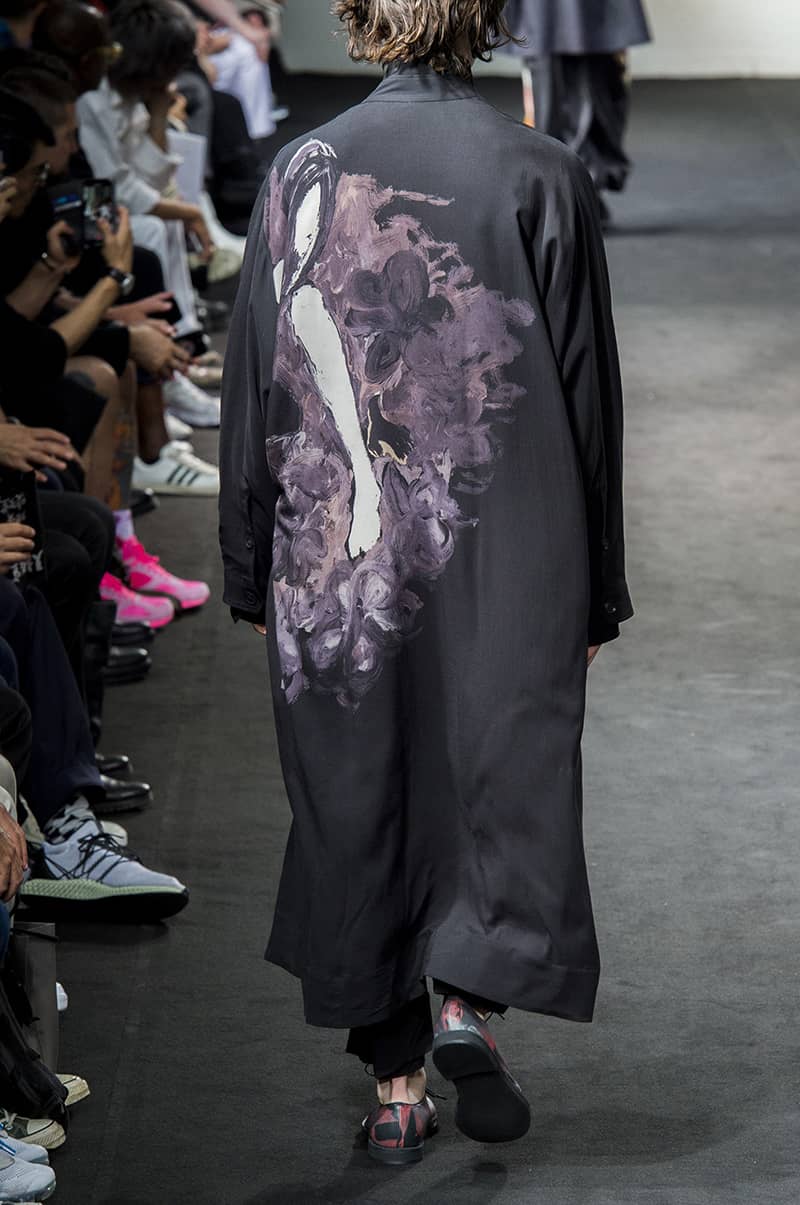 마스터 오브 쉐도우, 요지 야마모토 SS19 남성복 패션쇼 디테일 룩(Yohji Yamamoto SS19 Menswear Fashion Show Detail Look) 50
