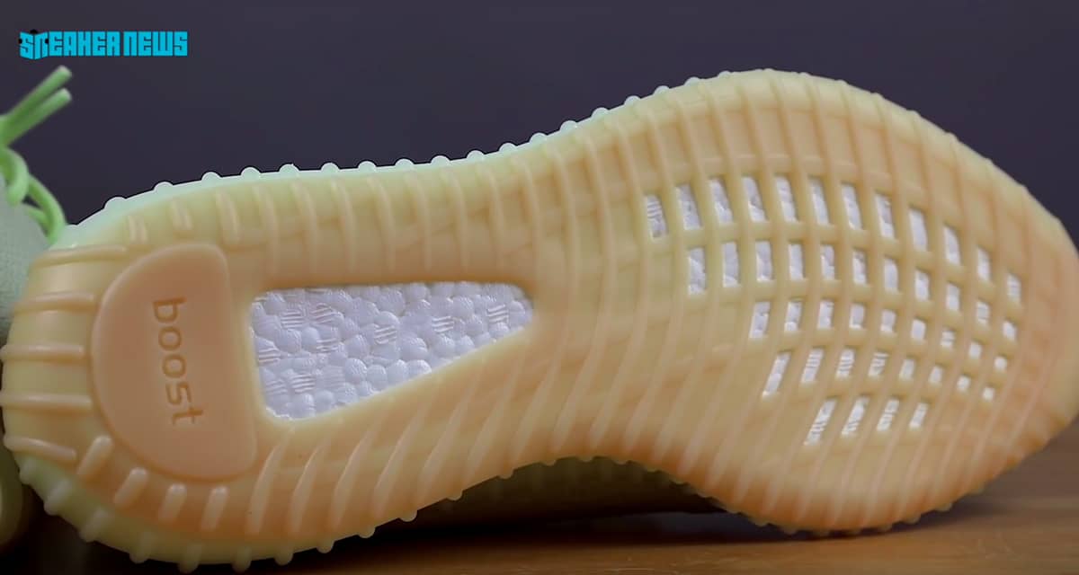 Yeezy Boost 350 V2 Butter Unboxing by Sneakernews - 4
