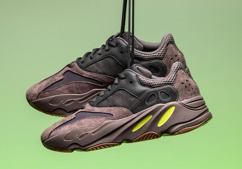 10월 27일 발매될 이지 부스트 700 모브 실사(First Look Yeezy Boost 700 Wave Runner Mauve) 1 First Look Yeezy Boost 700 Wave Runner Mauve-1