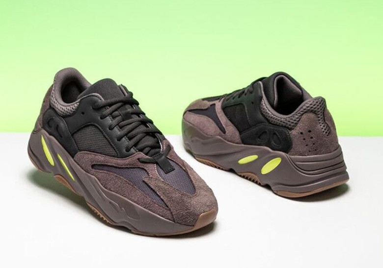 First Look Yeezy Boost 700 Wave Runner Mauve-5