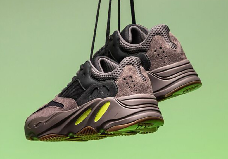 10월 27일 발매될 이지 부스트 700 모브 실사(First Look Yeezy Boost 700 Wave Runner Mauve) 6 First Look Yeezy Boost 700 Wave Runner Mauve-6