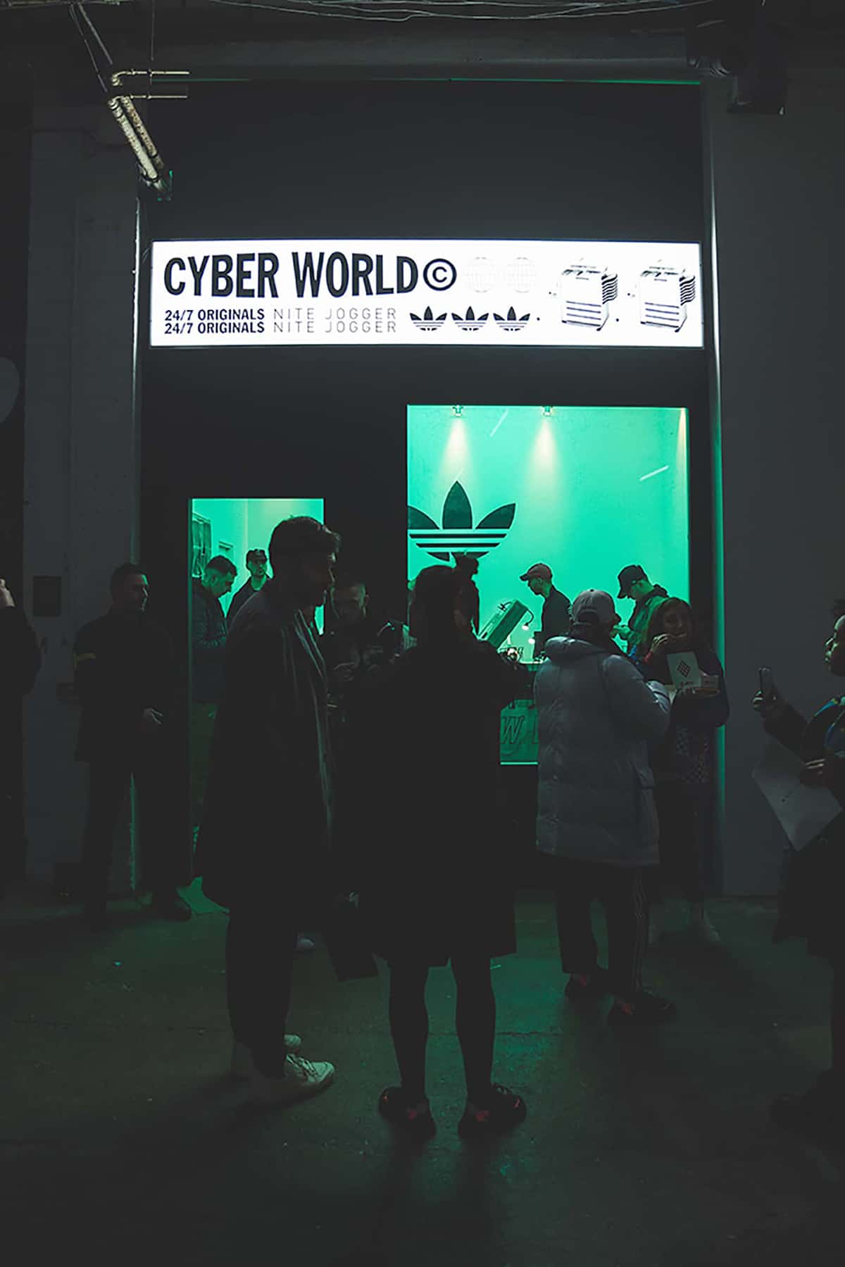 런던에서 진행된 아디다스 오리지널스 나이트 조거 런칭 파티(Recap: adidas Originals Nite Jogger Launch in London) 7 런던에서 진행된 아디다스 오리지널스 나이트 조거 런칭 파티(Recap: adidas Originals Nite Jogger Launch in London)-7