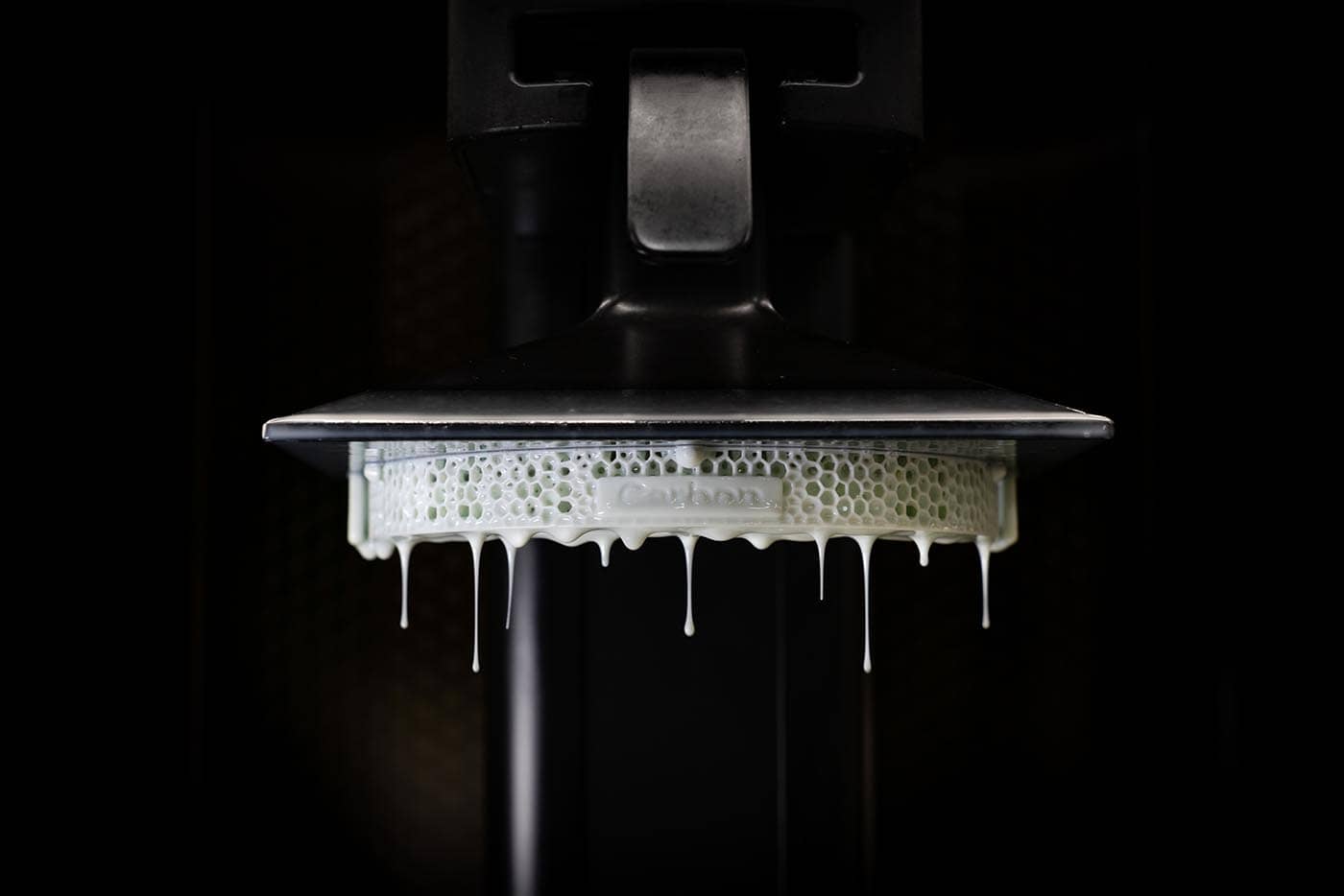 아디다스와 카본이 만든 3D 페이스 쉴드(adidas x Carbon 3D Printed Face Shield for COVID-19) 1 아디다스와 카본이 만든 3D 페이스 쉴드(adidas x Carbon 3D Printed Face shield for COVID-19)-1