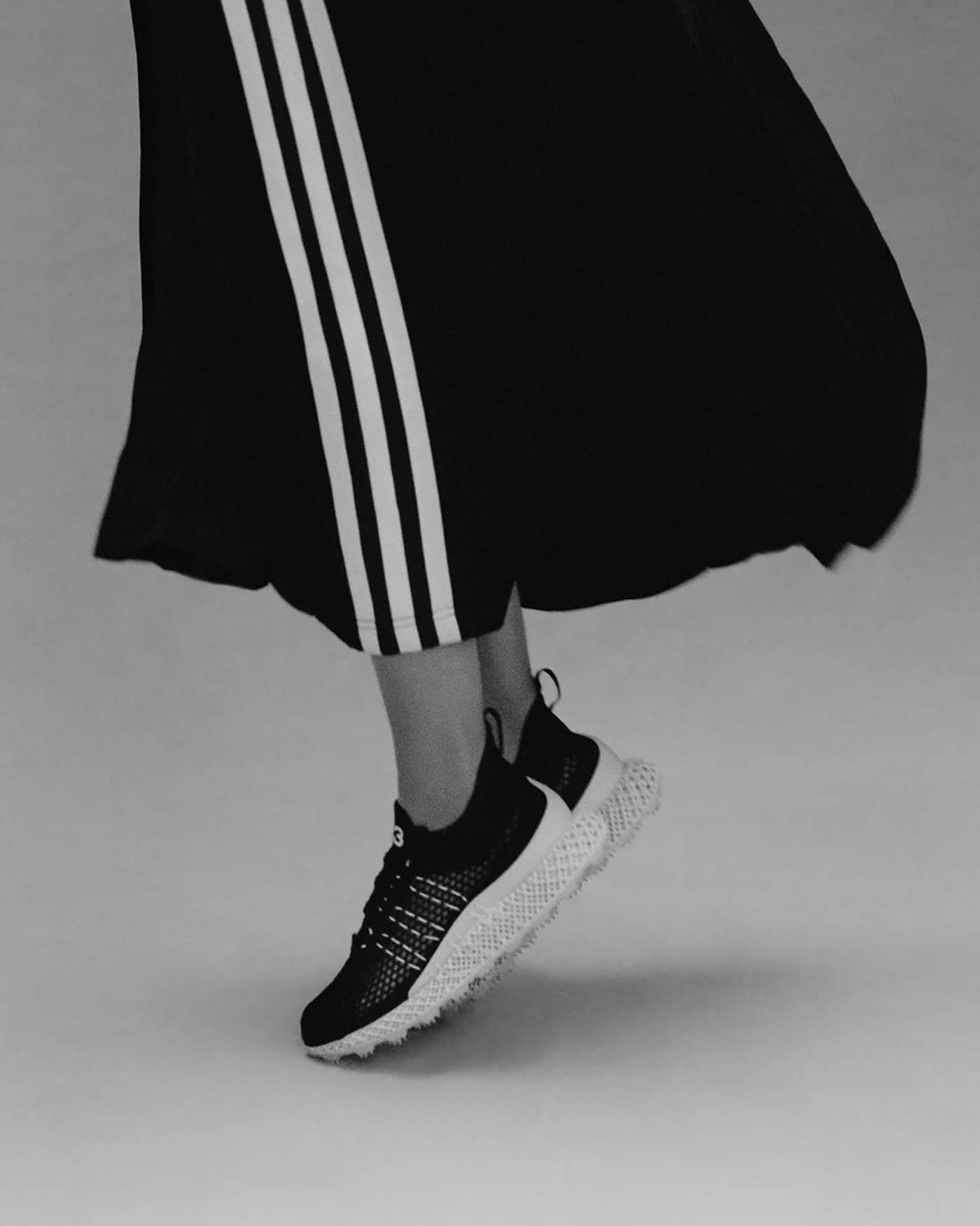 Y-3 20주년 기념 SS2022(Y-3 SS2022, Y-3 20 Years: Re-Coded)